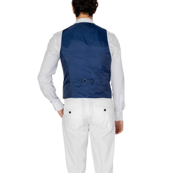 Outfito.ae
