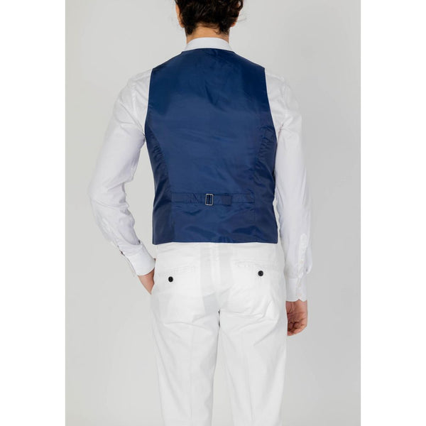 Outfito.ae