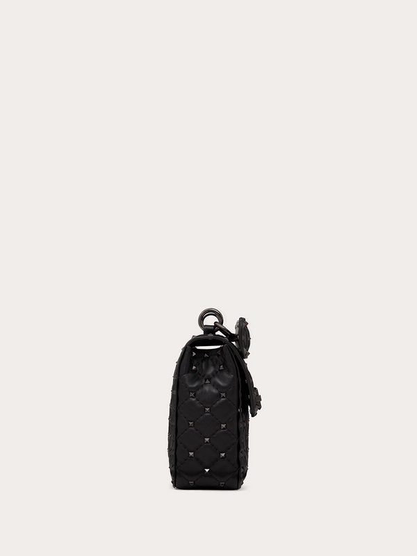 Outfito.ae