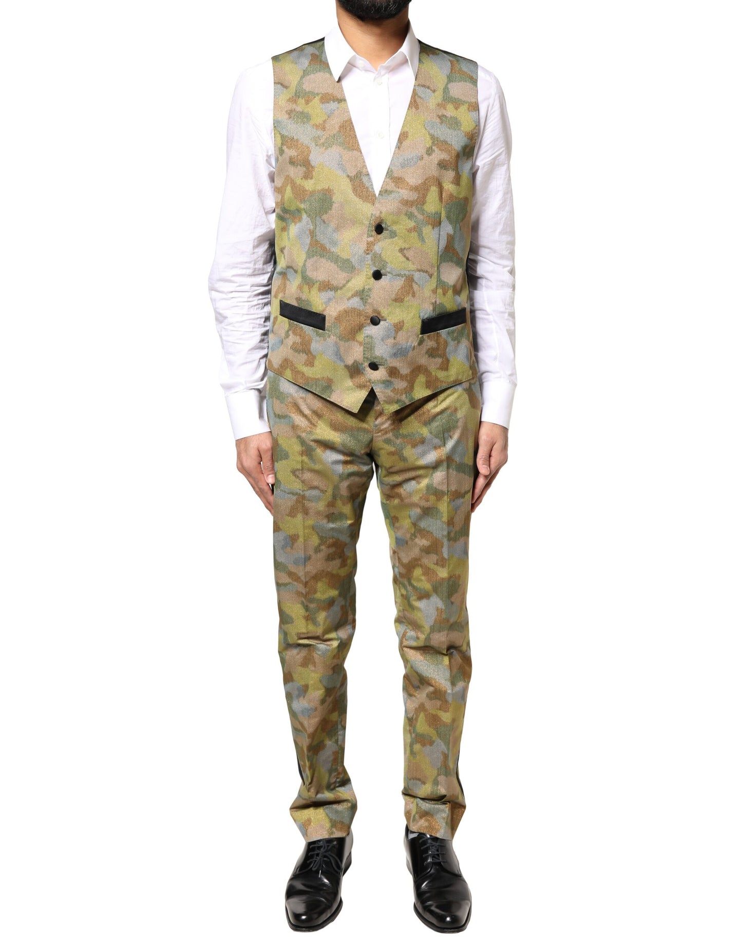 Outfito.ae