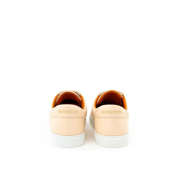 Outfito.ae