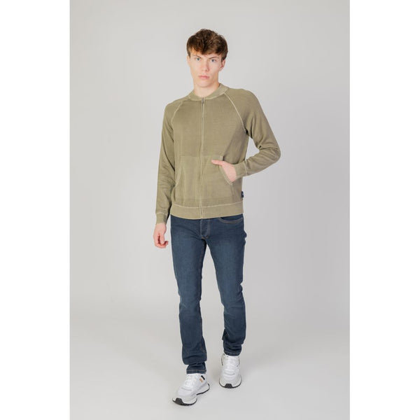 Outfito.ae