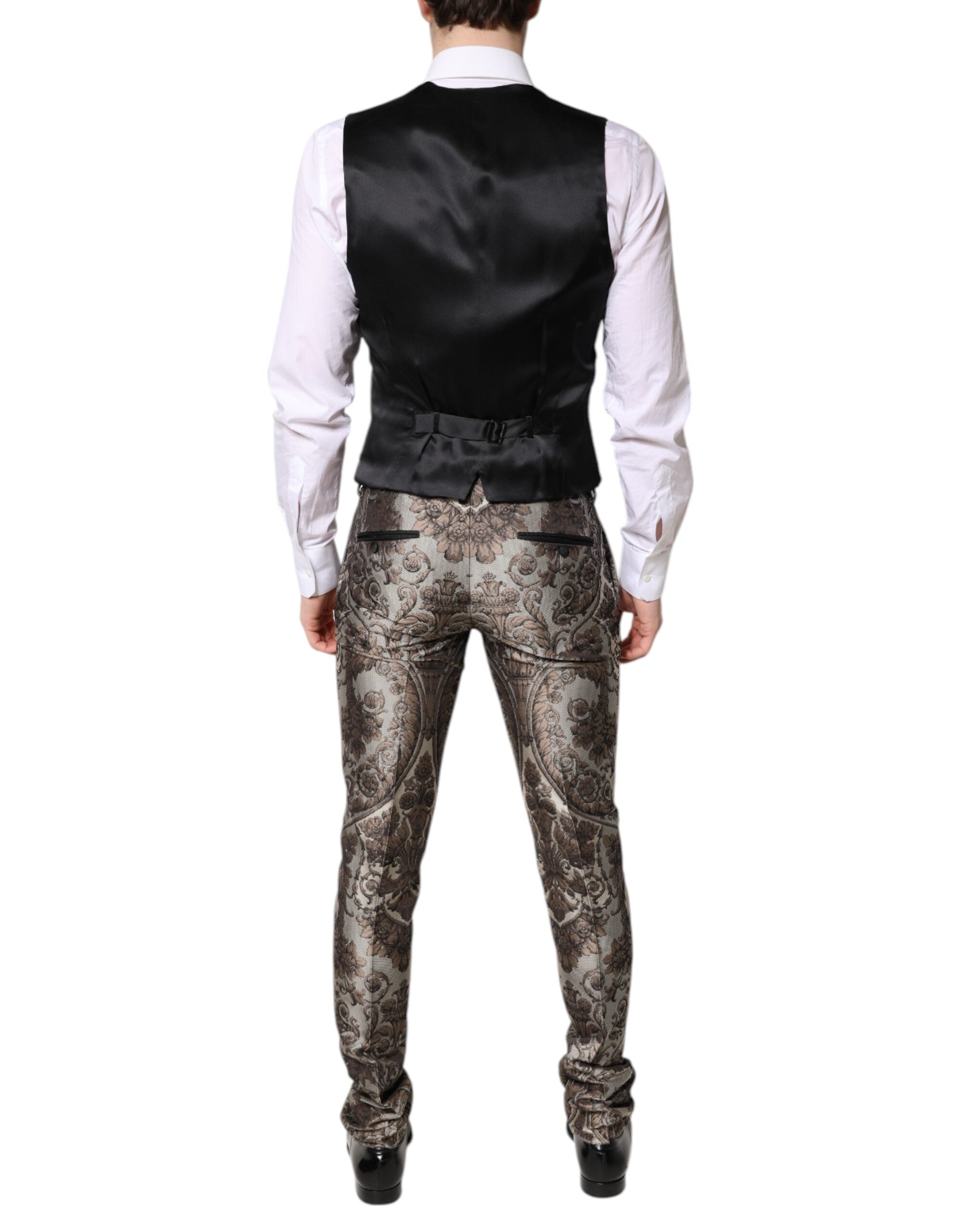 Outfito.ae