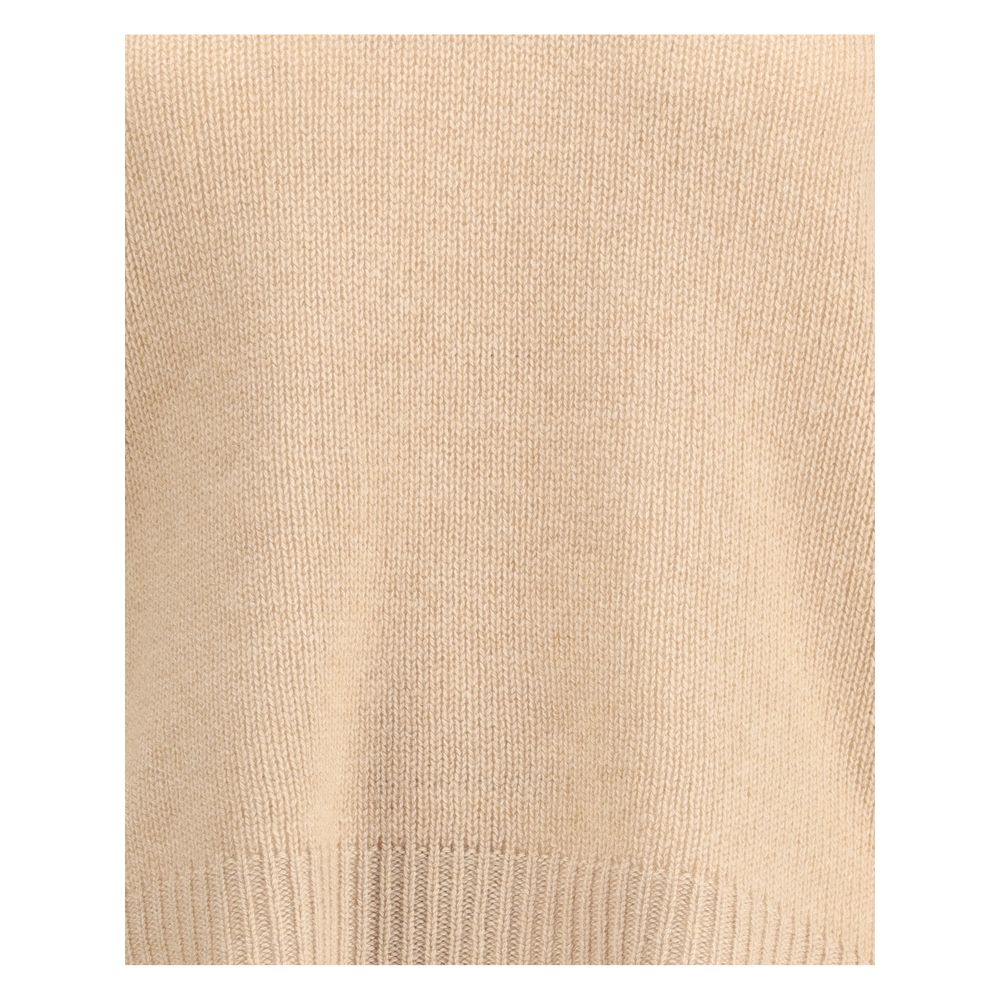 Close-up of Fabiana Filippi Cashmere Sweater fabric texture in beige, showcasing premium knit quality and softness.