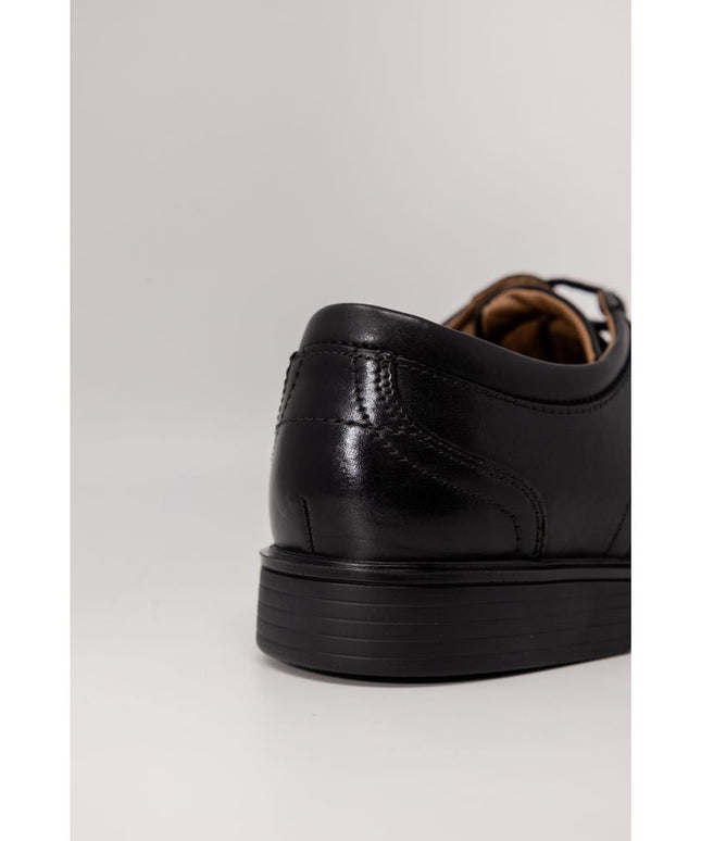Clarks Black Leather Oxfords And Derby